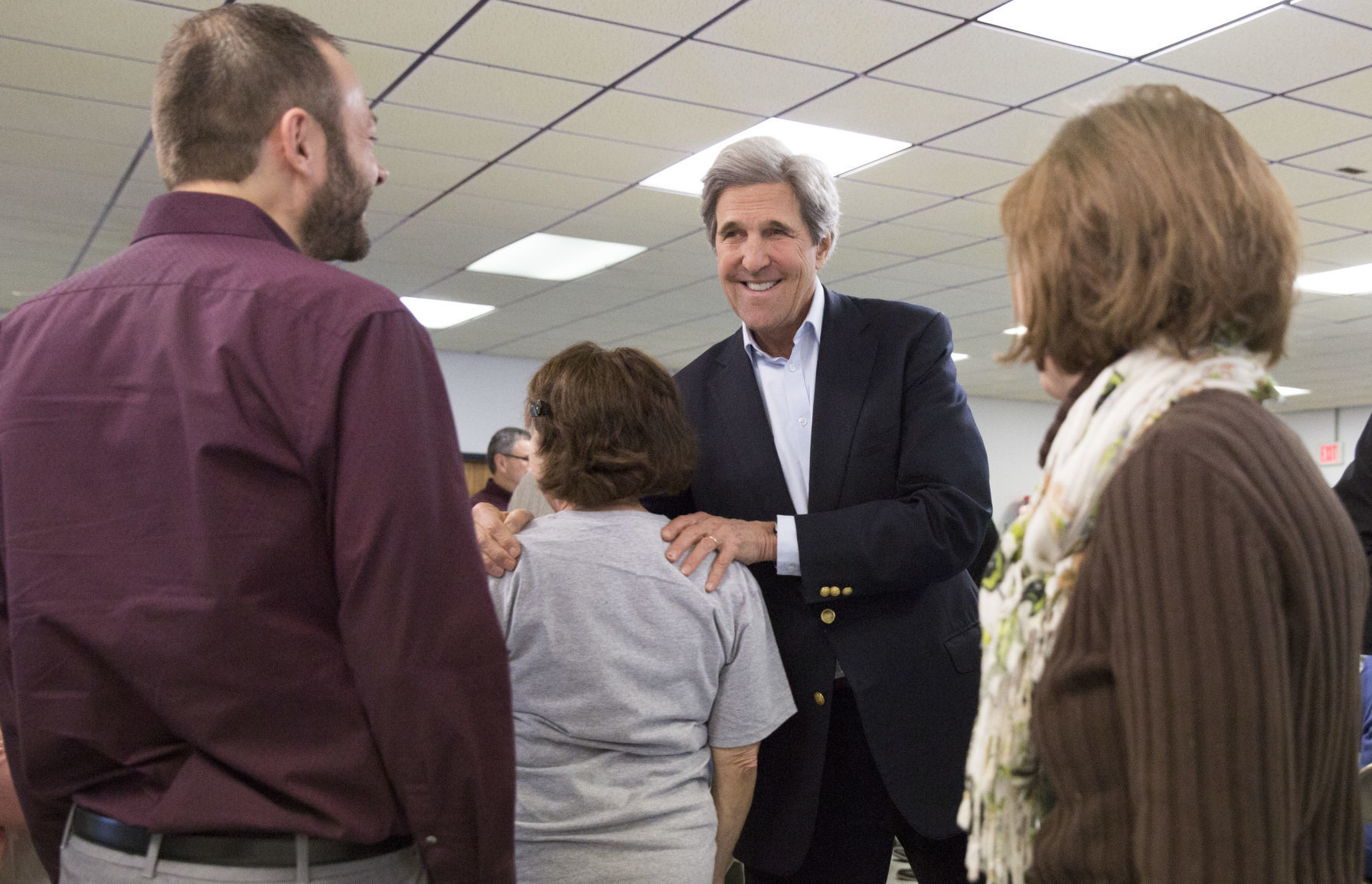 011220kw-john-kerry-03